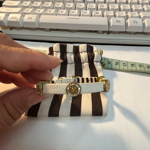 Henri Bendel wrap bracelet - Picture 5 of 7